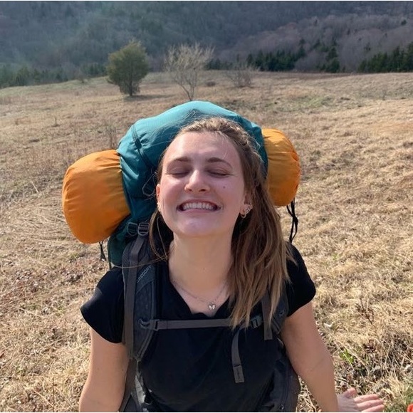 Meet your Posher, Jenna - Picture 2 of 3